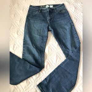 Harley Davidson jeans like new, boot cut size 4. Great low rise fit…look great!